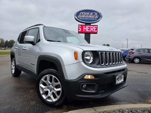 Used 2017 Jeep Renegade Latitude w/ Cold Weather Group image 2