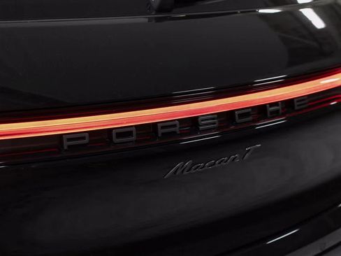 Certified 2025 Porsche Macan Turbo image 35