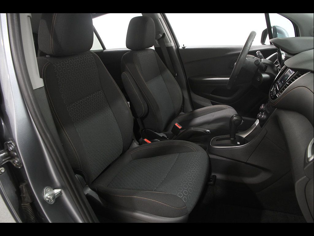 Used 2020 Chevrolet Trax LS w/ Tint and Cruise Package FWD image 13