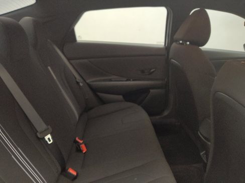 Used 2025 Hyundai Elantra Sport FWD image 19