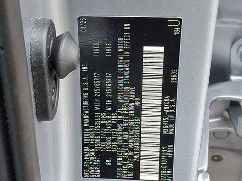 Certified 2025 Toyota Corolla Cross AWD Hybrid image 27