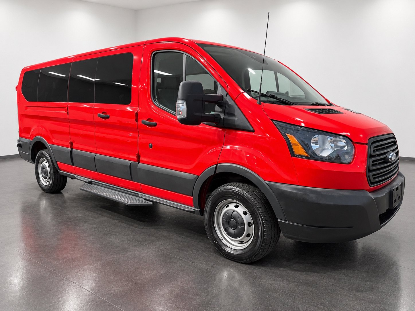 Used 2018 Ford Transit 350 XL RWD image 2
