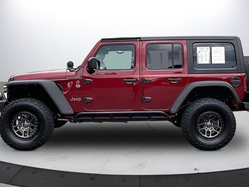 Used 2021 Jeep Wrangler Unlimited Rubicon w/ Xtreme Recon 35" Tire Package AWD/4WD image 5