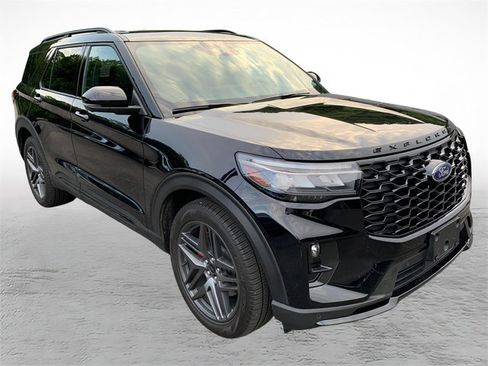 Used 2025 Ford Explorer ST w/ Sun And Sound Package AWD/4WD image 8