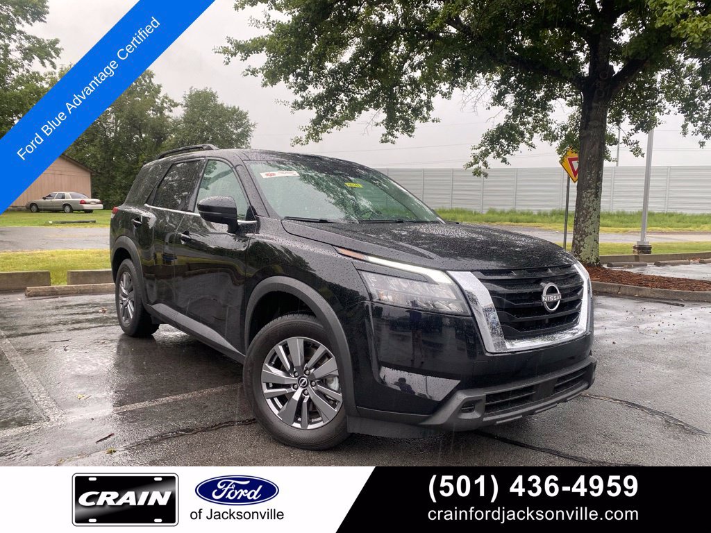 Used 2025 Nissan Pathfinder SV FWD image 1