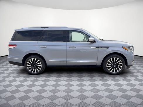 Used 2023 Lincoln Navigator Black Label AWD/4WD image 8