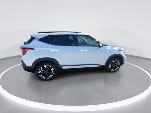 Used 2024 Kia Seltos SX w/ SX Sunroof Package image 9