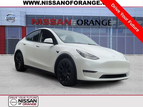 Used 2021 Tesla Model Y Long Range AWD/4WD image 1