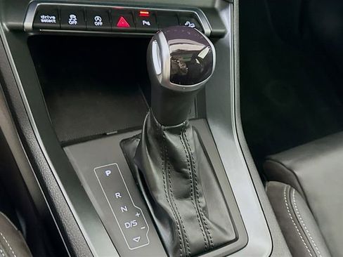 Used 2023 Audi Q3 2.0T Premium w/ Black Optic Sport Package image 17