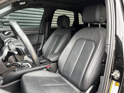 Used 2022 Audi Q3 2.0T Premium Plus w/ Premium Plus Package image 5