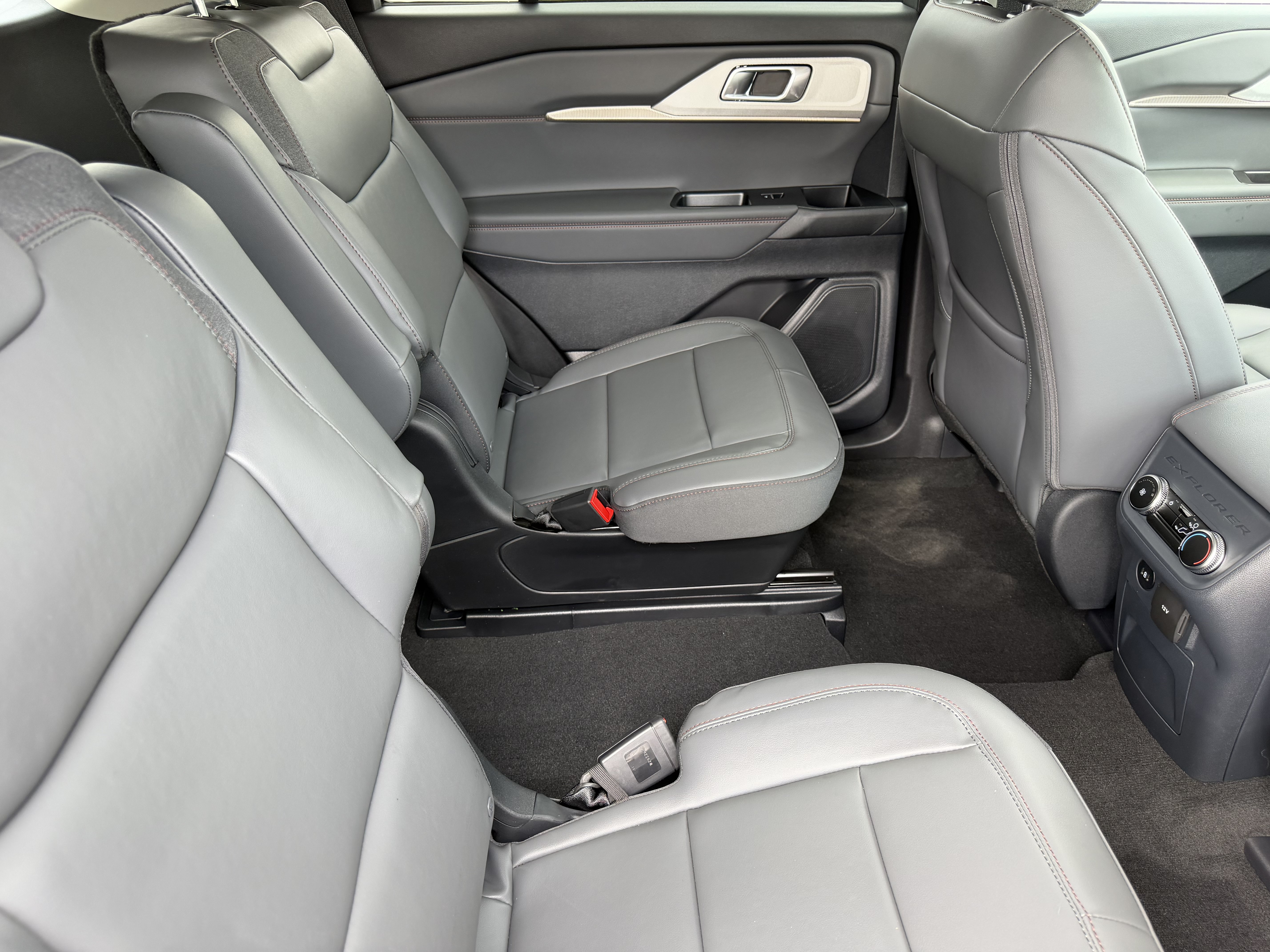 New 2026 Ford Explorer Active w/ Active Comfort Package AWD/4WD image 14
