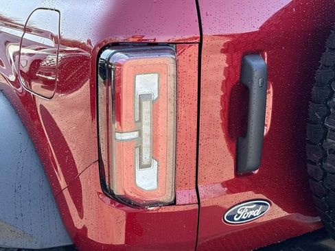 New 2026 Ford Bronco Badlands w/ Sasquatch Package AWD/4WD image 11