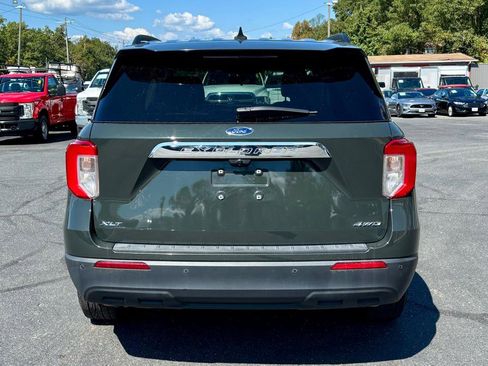 Used 2022 Ford Explorer XLT AWD/4WD image 7