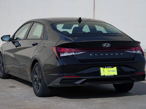 Used 2021 Hyundai Elantra SEL FWD image 43