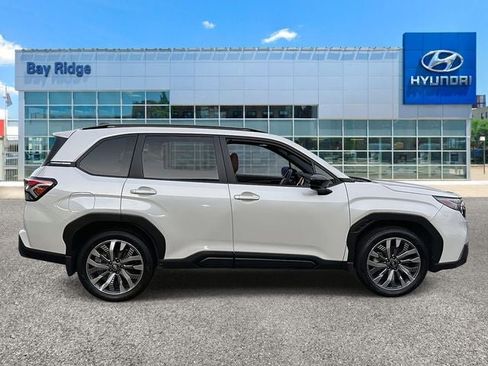 Used 2025 Subaru Forester Touring image 2