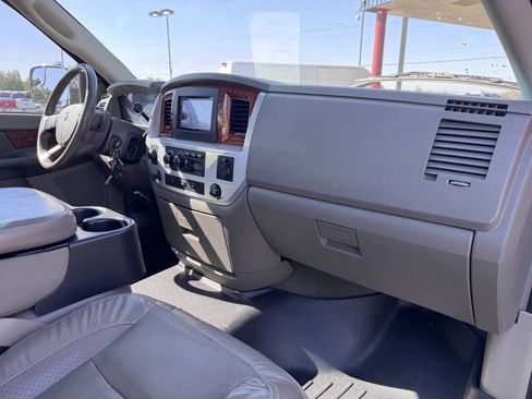 Used 2006 Dodge Ram 1500 Truck Laramie AWD/4WD image 12