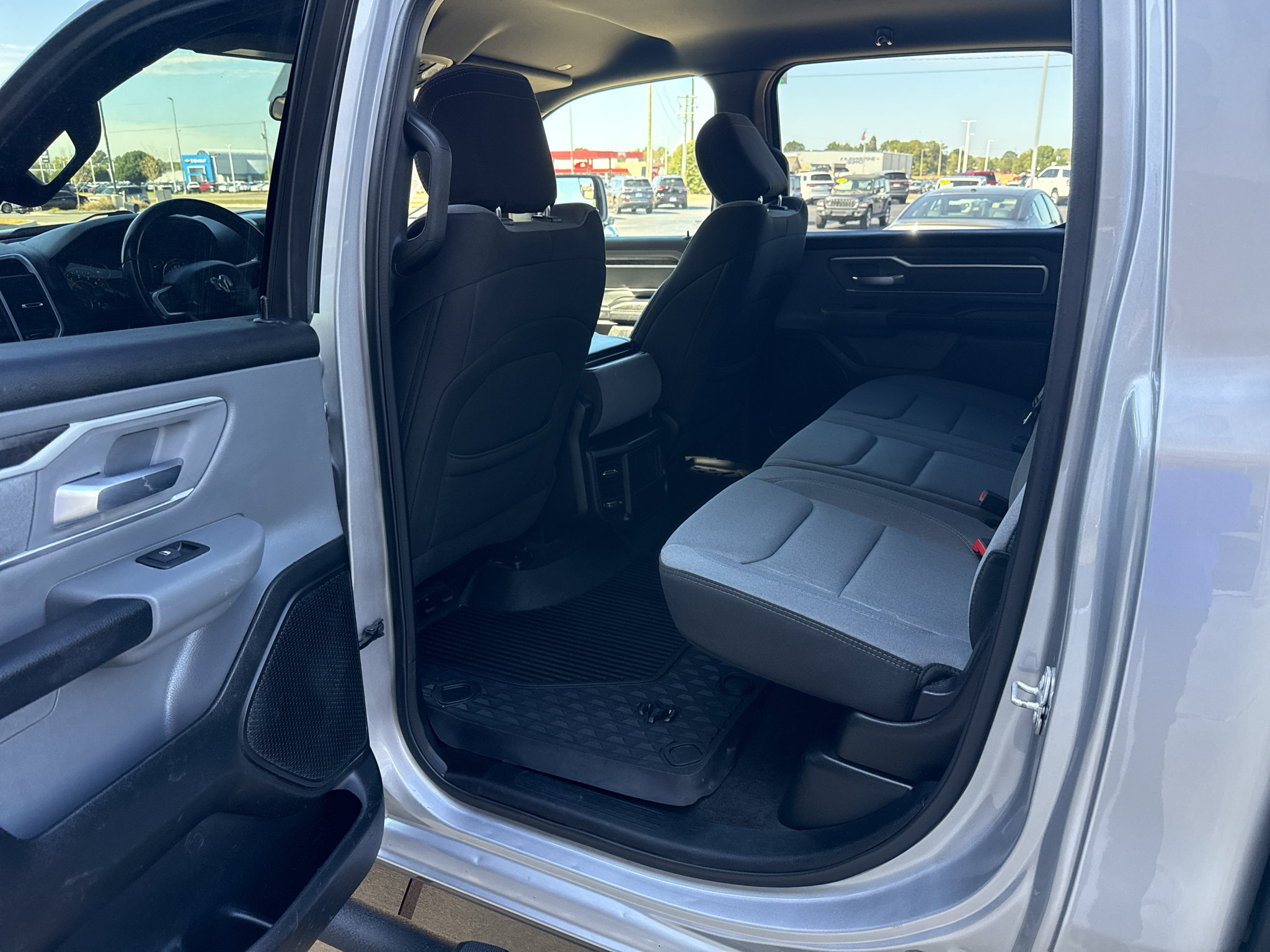 Used 2021 RAM 1500 Big Horn AWD/4WD image 17