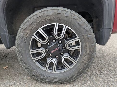 Used 2022 GMC Sierra 2500 AT4 w/ AT4 Premium Plus Package image 18