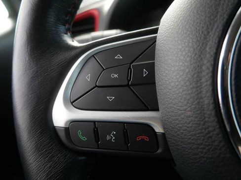 Used 2018 Jeep Renegade Trailhawk image 19