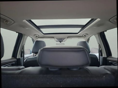 Used 2021 Nissan Rogue SV image 19