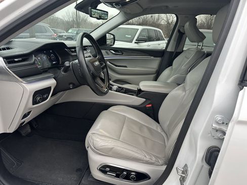 Used 2021 Jeep Grand Cherokee L Overland w/ Advanced Protech Group III image 6