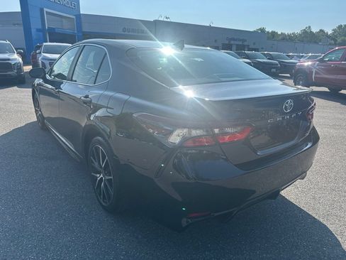 Used 2024 Toyota Camry SE FWD image 7