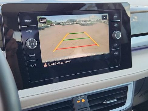 Certified 2025 Volkswagen Taos SEL AWD/4WD image 22