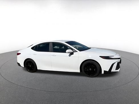 Used 2025 Toyota Camry SE FWD image 2