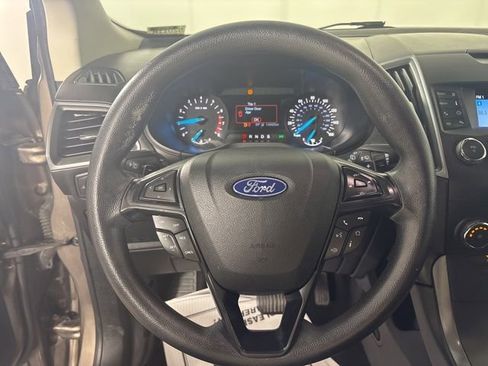 Used 2019 Ford Edge SE w/ SE Fleet Driver's Package AWD/4WD image 3