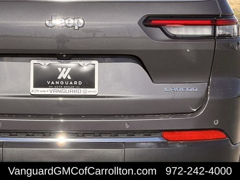 Used 2023 Jeep Grand Cherokee L Laredo image 5