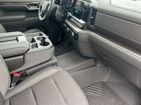 New 2026 Chevrolet Silverado 1500 LT Trail Boss w/ Dark Appearance Package AWD/4WD image 17