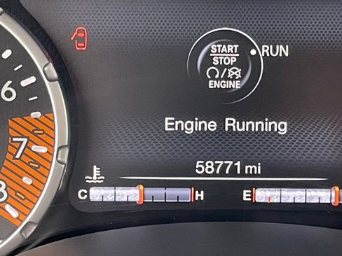 Used 2021 Jeep Renegade Latitude FWD image 15