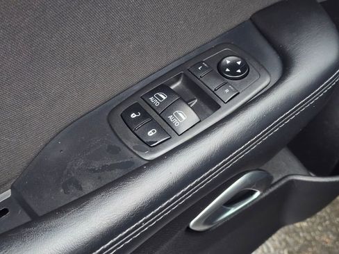 Used 2019 Dodge Challenger SXT image 20