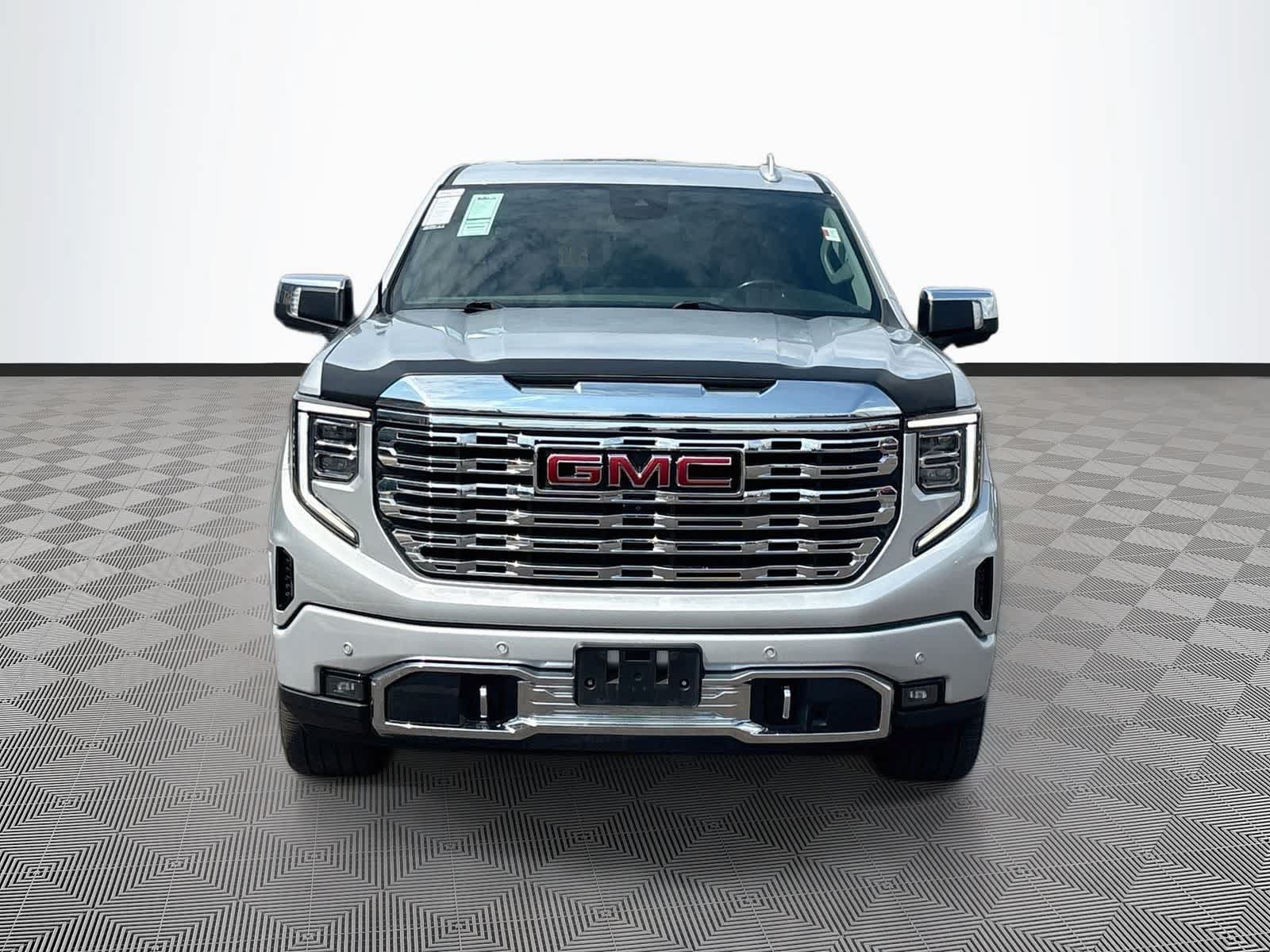 Used 2022 GMC Sierra 1500 Denali AWD/4WD image 2
