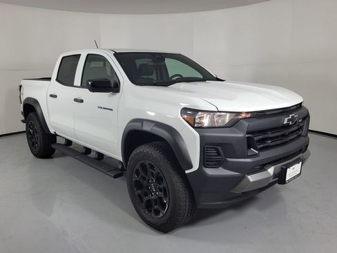 Used 2026 Chevrolet Colorado Trail Boss AWD/4WD image 1