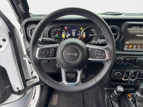 Used 2023 Jeep Wrangler Unlimited Sahara image 11