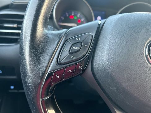 Used 2018 Toyota C-HR XLE FWD image 15