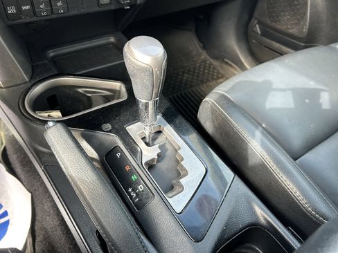 Used 2017 Toyota RAV4 Limited image 27