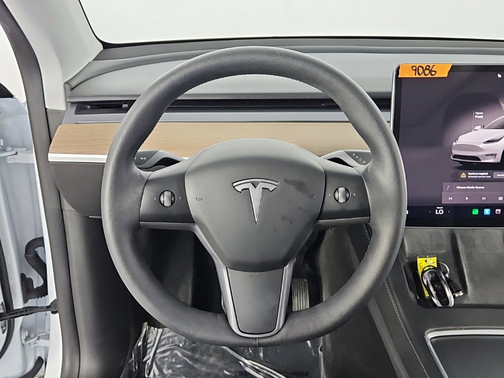 Used 2022 Tesla Model Y Long Range AWD/4WD image 26