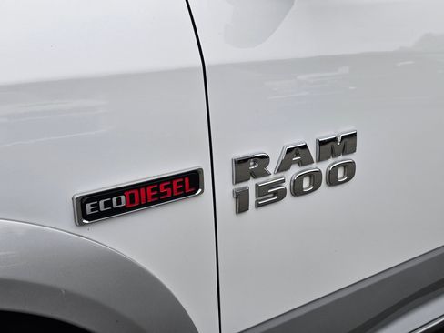 Used 2018 RAM 1500 Laramie AWD/4WD image 12