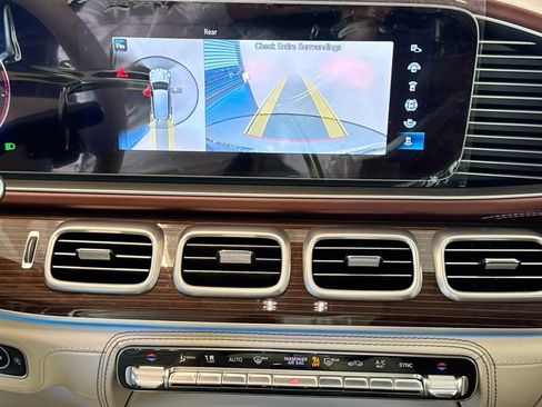 Used 2023 Mercedes-Benz Maybach GLS 600 4MATIC image 14