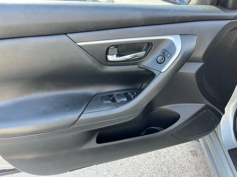 Used 2016 Nissan Altima 2.5 S w/ Power Driver Seat Package image 15