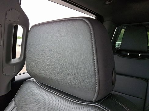Used 2022 Chevrolet Silverado 1500 LTZ w/ LTZ Convenience Package II AWD/4WD image 18
