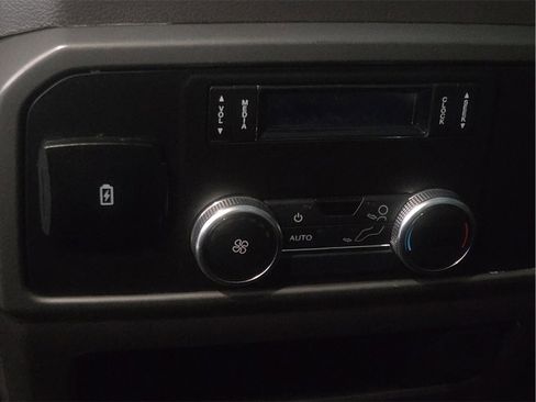 Used 2020 Ford Expedition XLT image 14