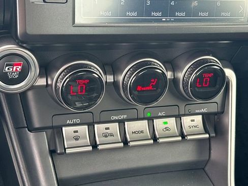 Used 2022 Toyota GR86 RWD image 21