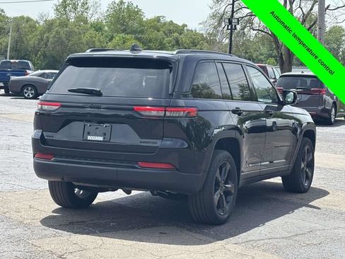 Used 2023 Jeep Grand Cherokee Limited w/ Black Appearance Package AWD/4WD image 33