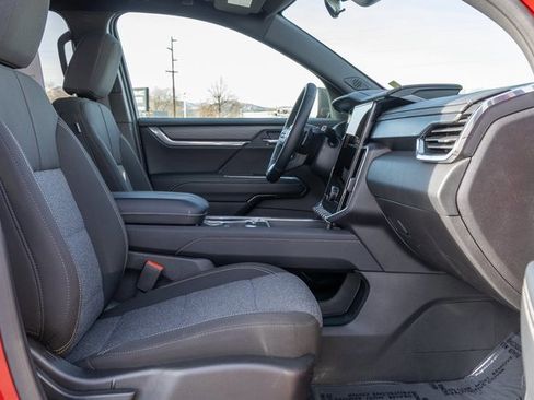 Used 2025 GMC Acadia Elevation image 7