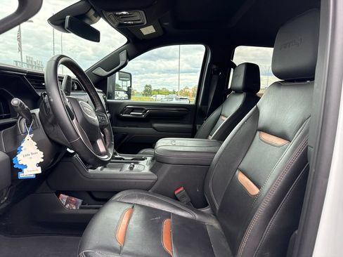 Used 2024 GMC Sierra 3500 AT4 AWD/4WD image 9