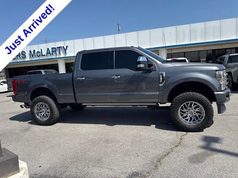 Used 2022 Ford F350 Platinum w/ FX4 Off-Road Package AWD/4WD image 2
