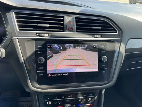 Used 2024 Volkswagen Tiguan SE image 21